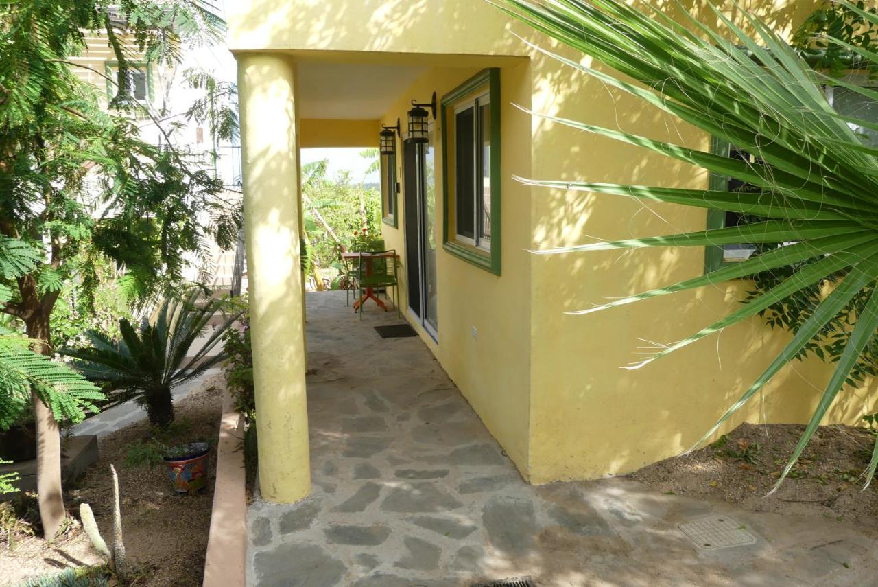 Casa Flores Casitas Todos Santos Bagian luar foto